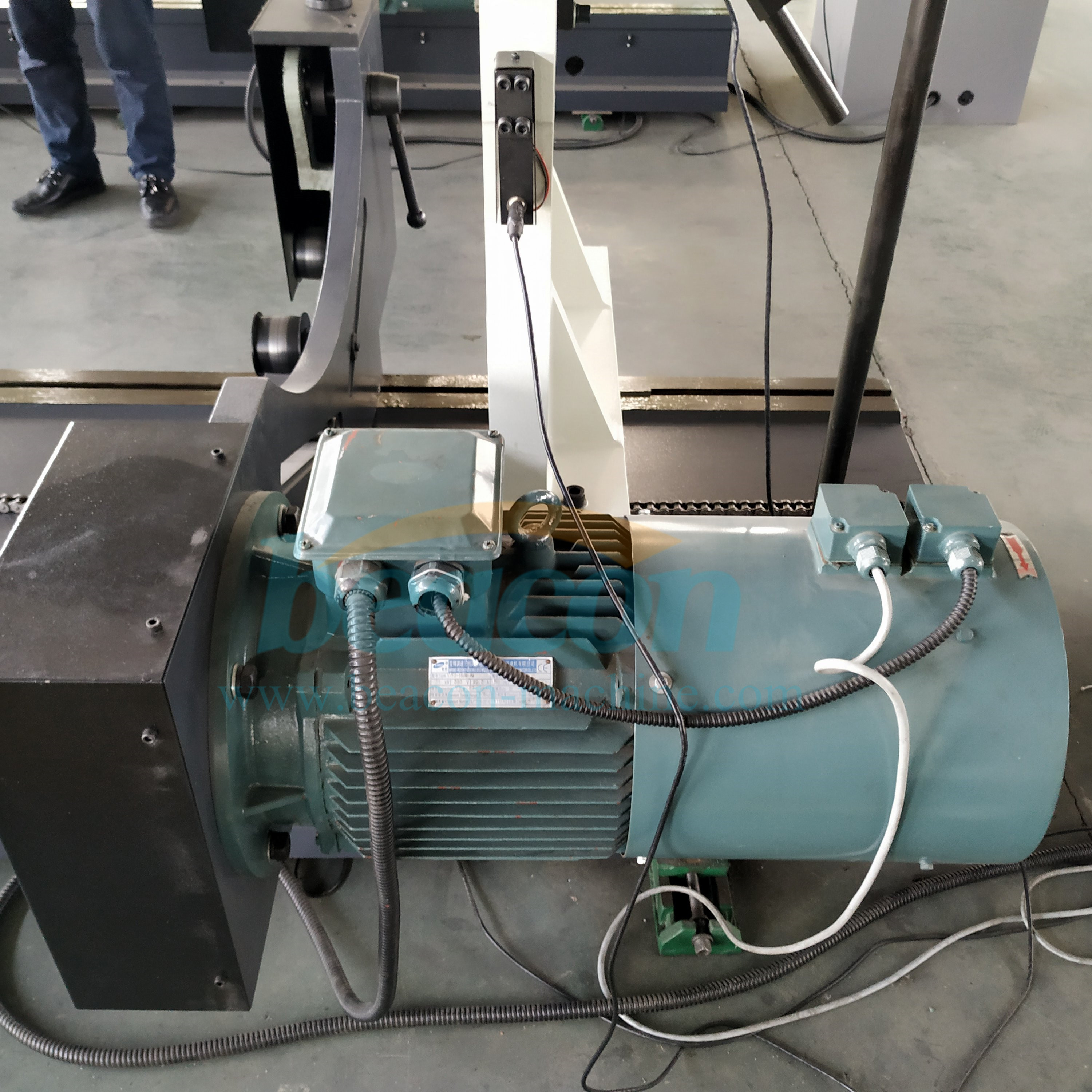 Equipo de prueba electrónico YYQ-100 Motor de máquina de equilibrio dinámico de rotor de un solo lado con transmisión por correa YYQ-100S